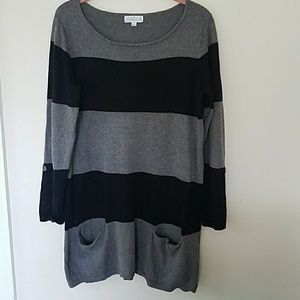 Joseph A. Tunic Sweater Sz M Black/Gray Striped